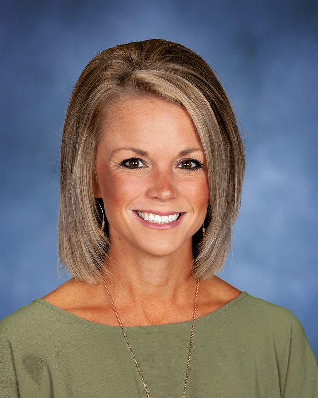 Laura Theis 